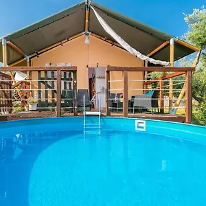 https://prima-insula-glamping.primorje-gorskikotar.com